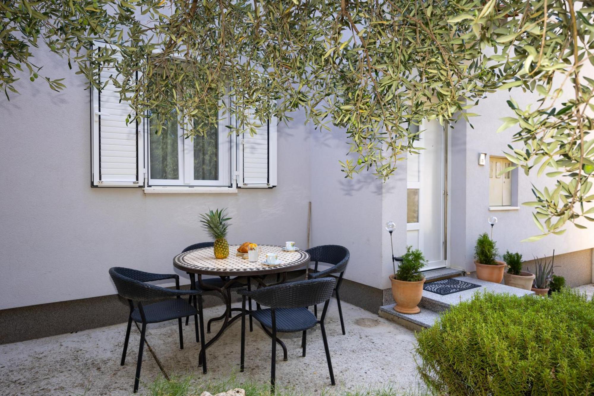 Casa Felice Apartments-Holiday Home Kastela Exterior photo
