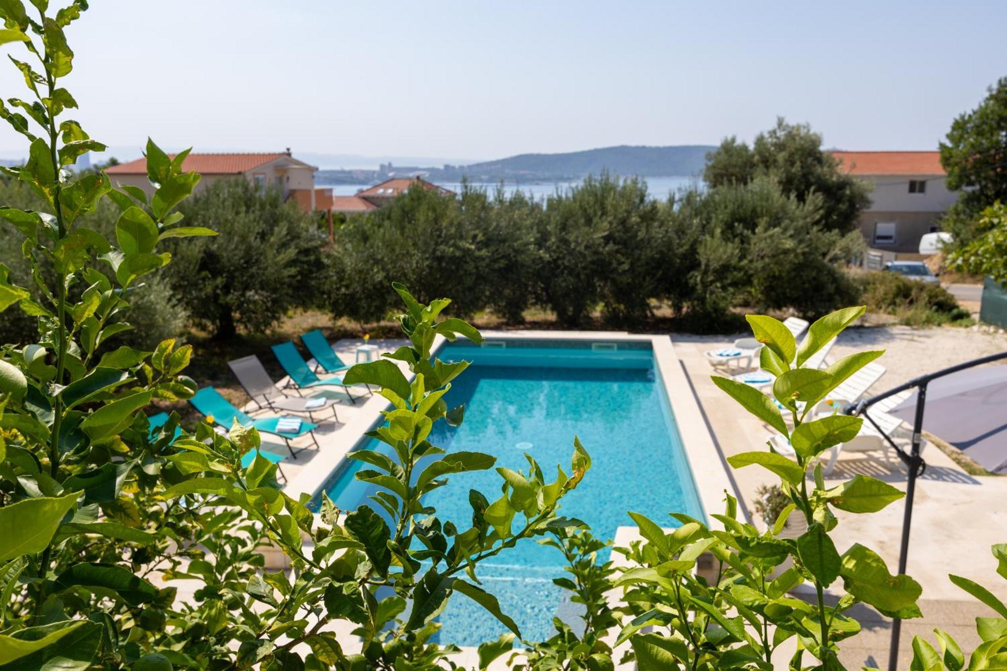 Casa Felice Apartments-Holiday Home Kastela Exterior photo